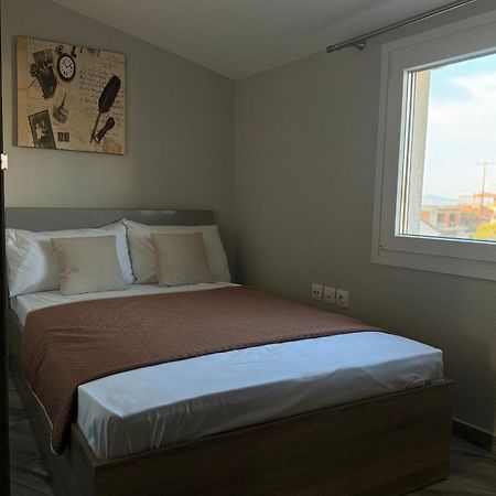 Private Modern Apartment Nea Roda Exterior foto