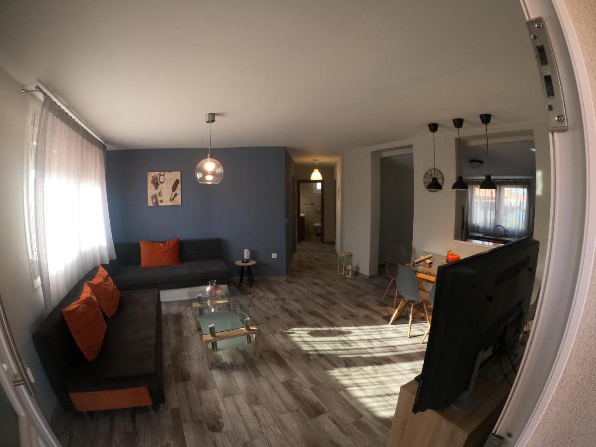 Private Modern Apartment Nea Roda Exterior foto