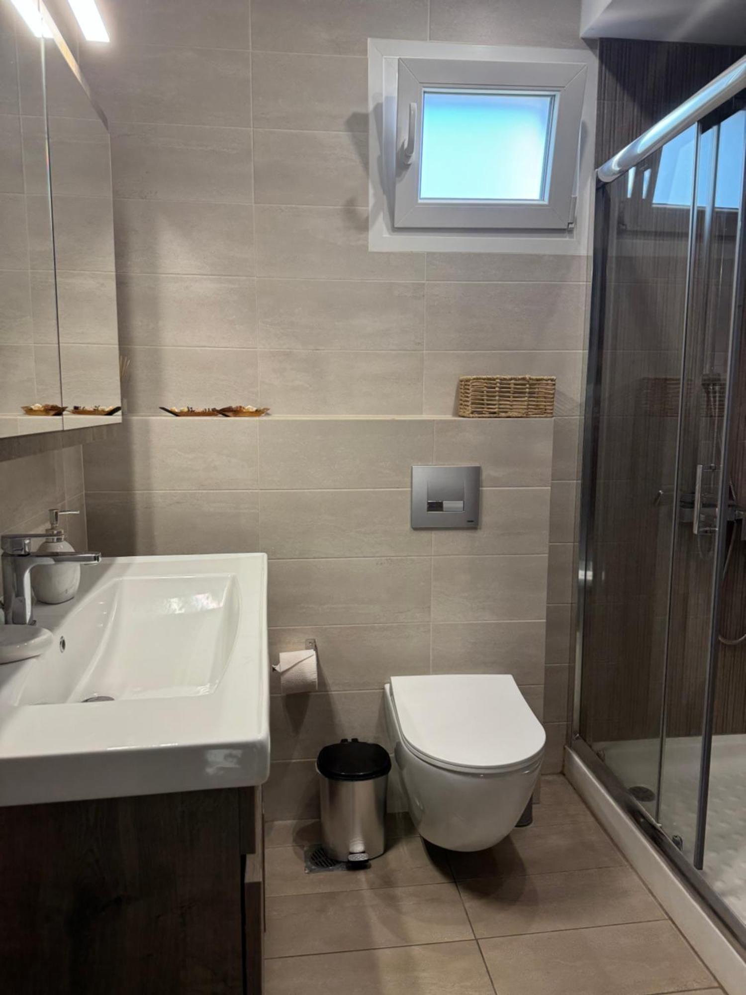 Private Modern Apartment Nea Roda Exterior foto