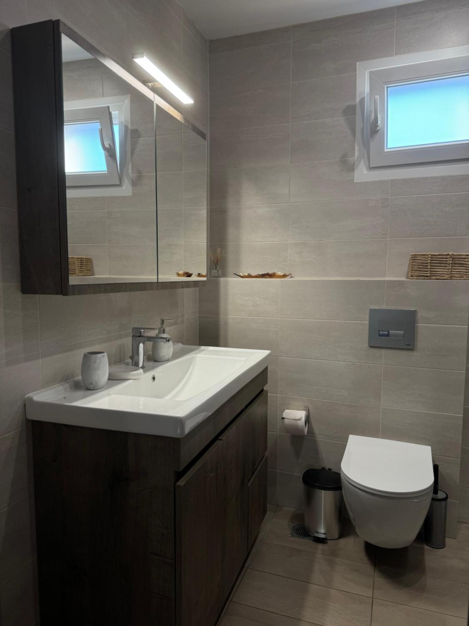Private Modern Apartment Nea Roda Exterior foto